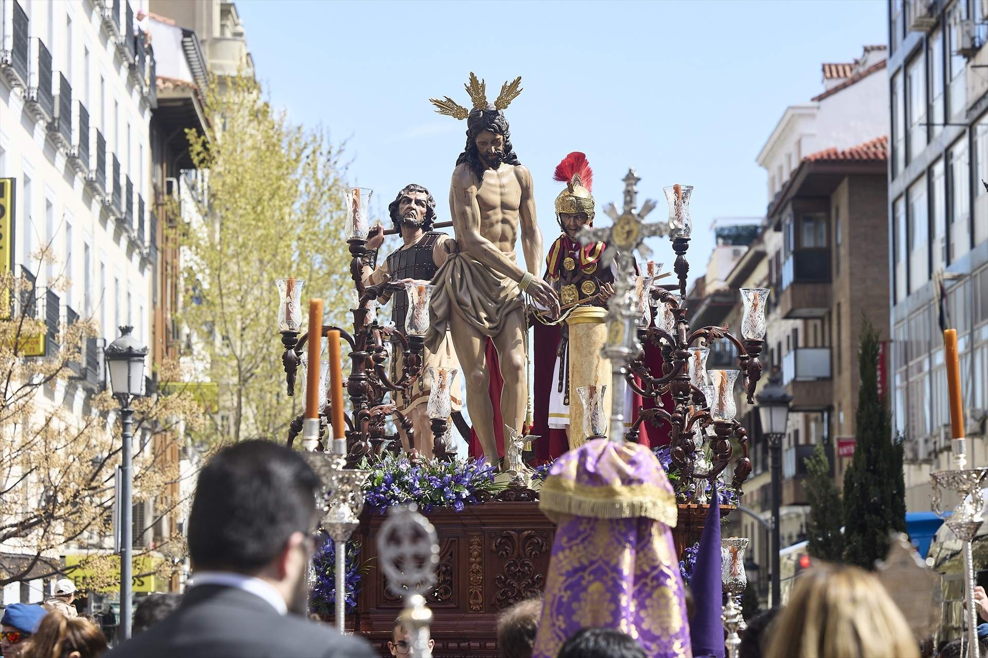 Processons a ritme de música urbana o de cursa per començar la Setmana Santa