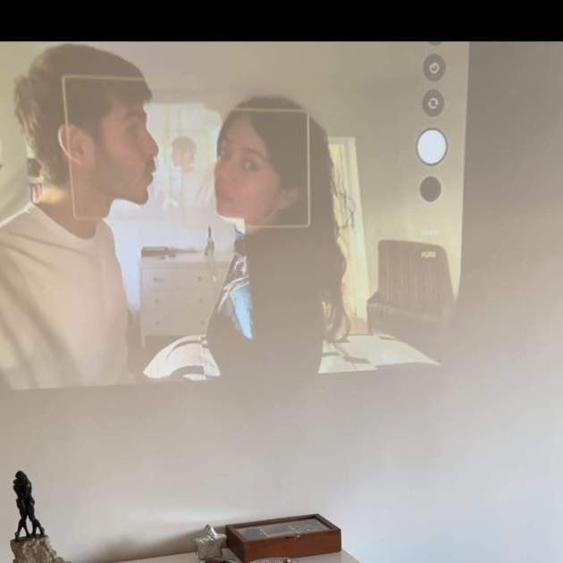 Álvaro Mel i Anna Castillo foto al projector/ Instagram