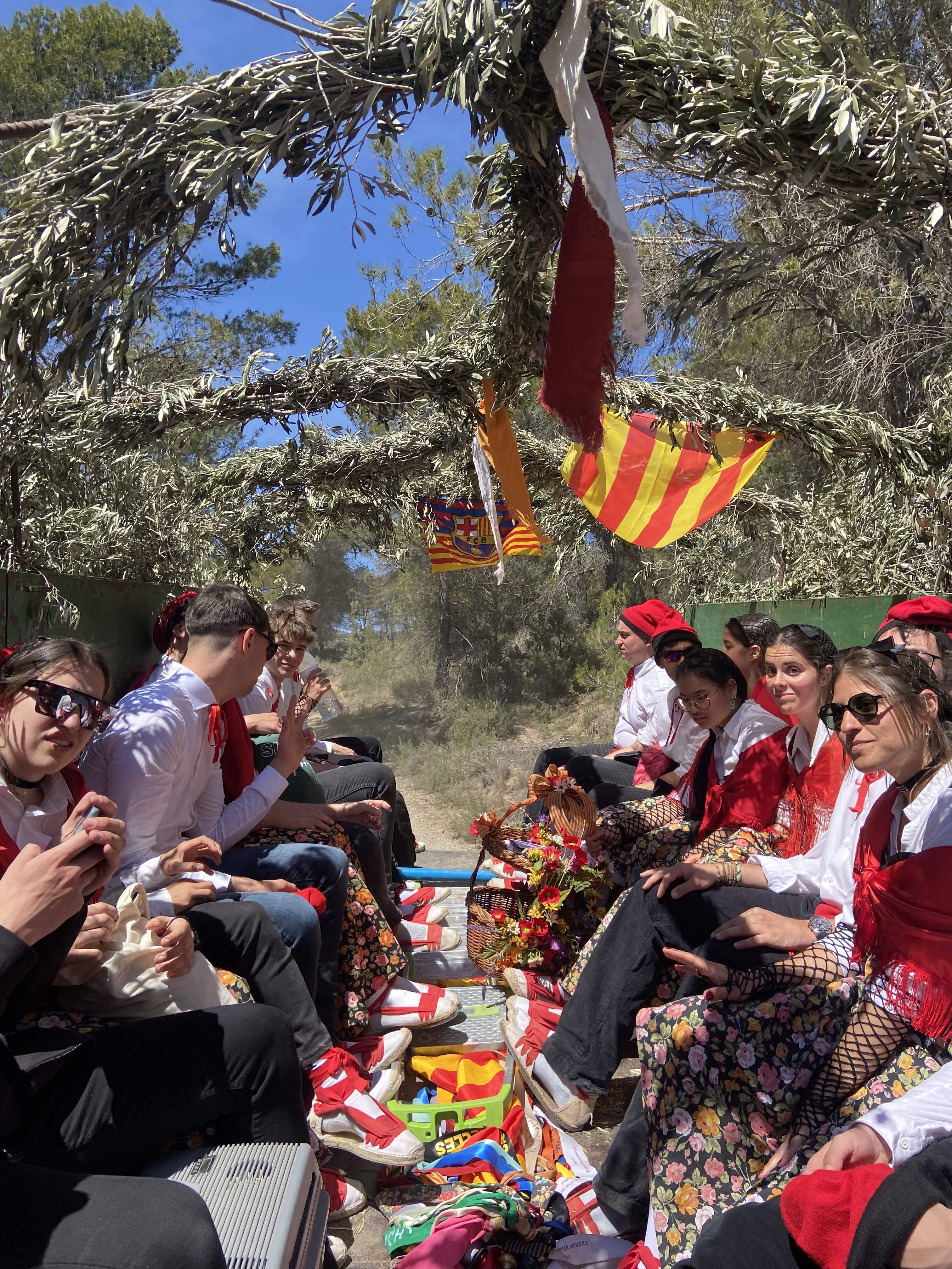 Las caramelles: la tradición que llena de vida la Pascua catalana