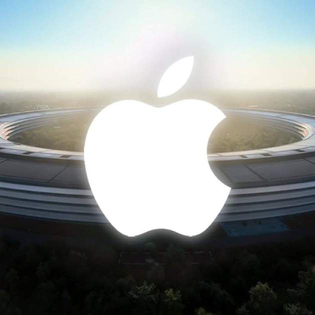 Apple cumple 50 años en el mejor momento de su historia