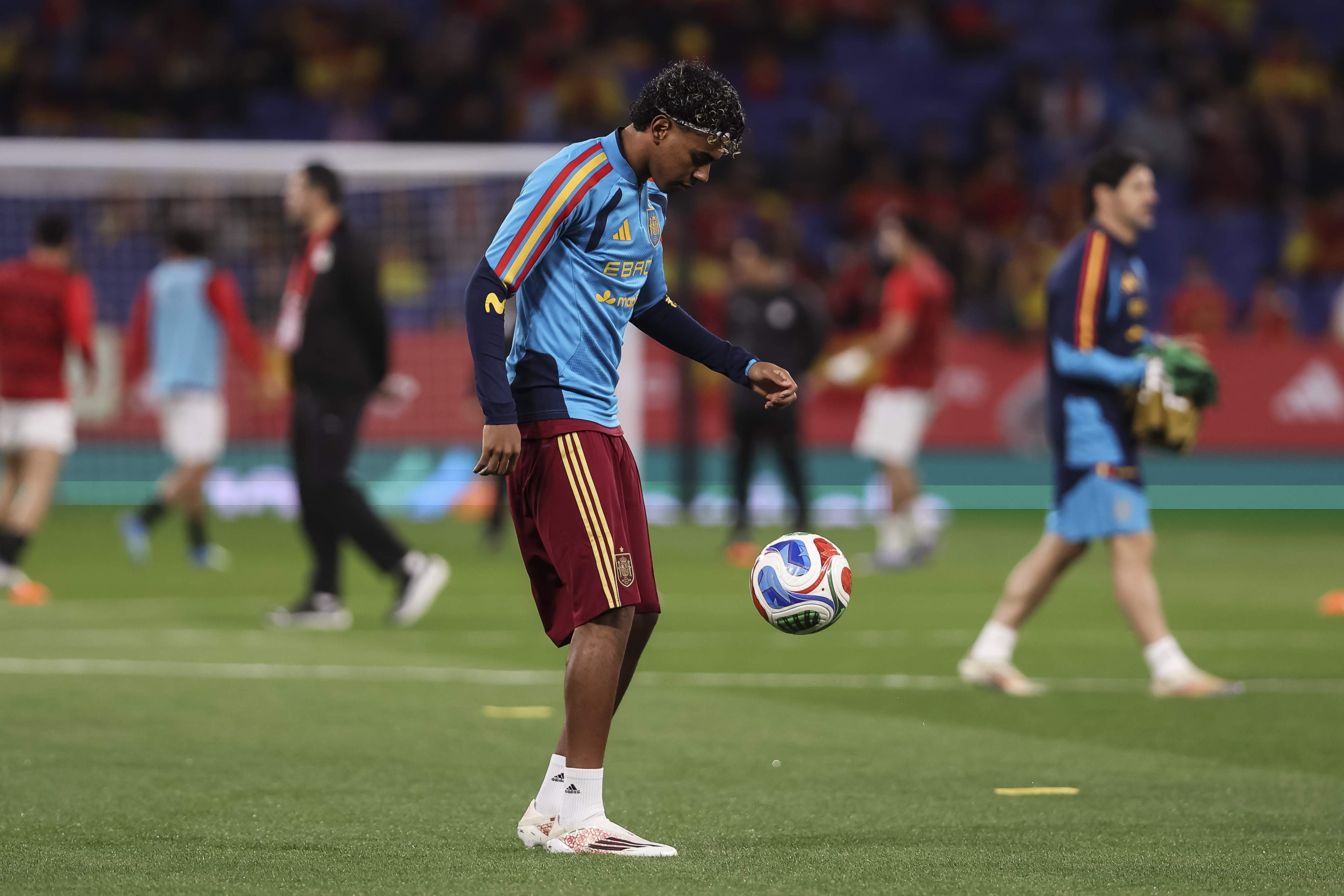 EuropaPress 7410479 lamine yamal of spain warms up during the international friendly match