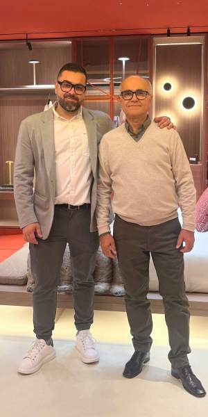 Manu Acedo y Manuel Acedo, de Besform, fabricante de muebles de La Garriga (Barcelona)