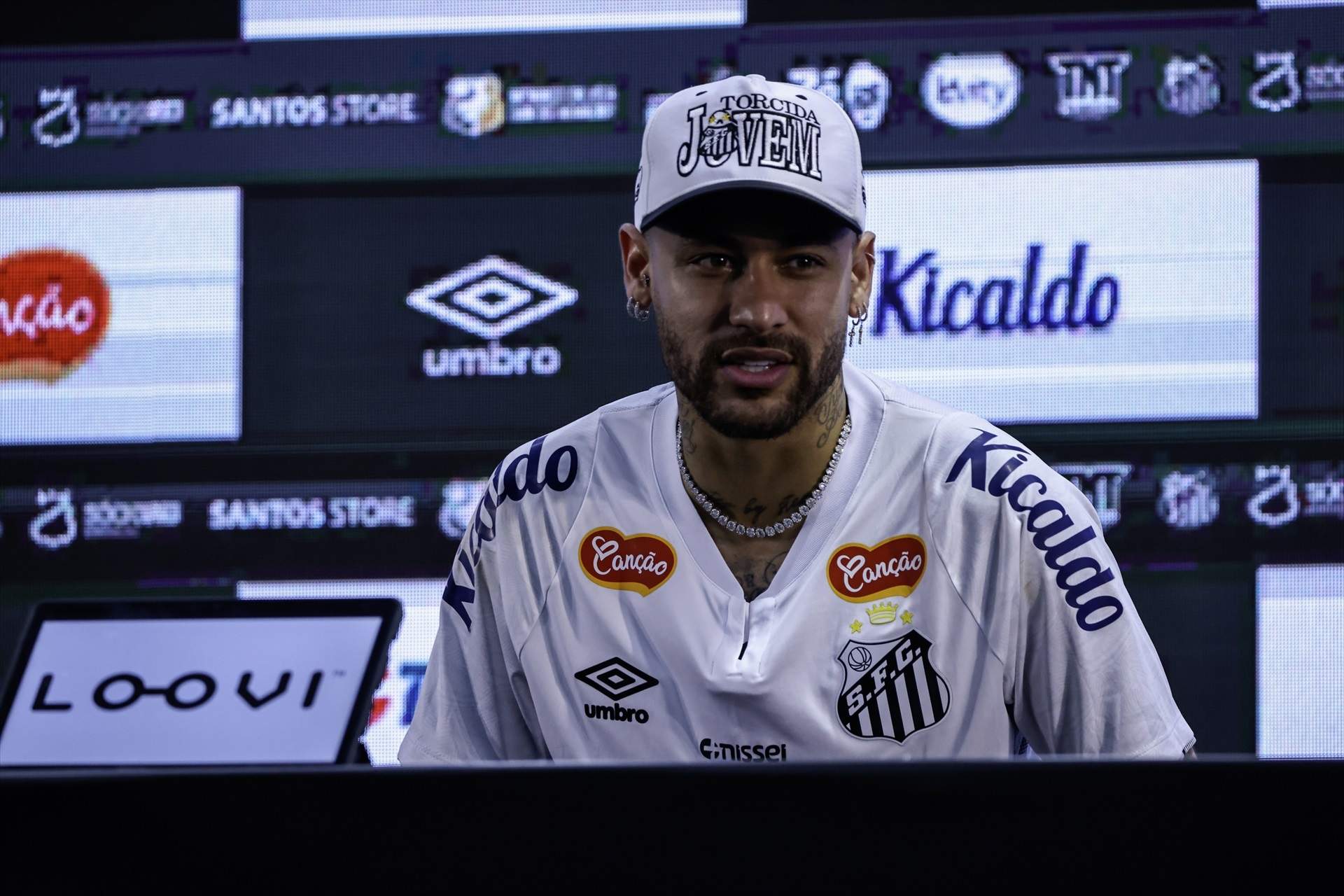 Nueva polémica con Neymar: acusado de misoginia después de brillar con el Santos