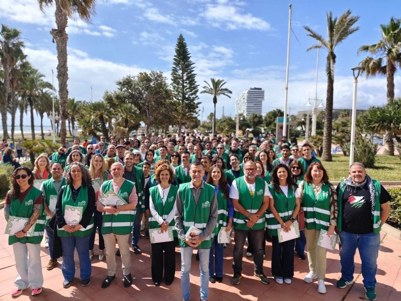 Las izquierdas andaluzas culminan un acuerdo a contrarreloj con Podemos para ir juntas a los comicios del 17-A