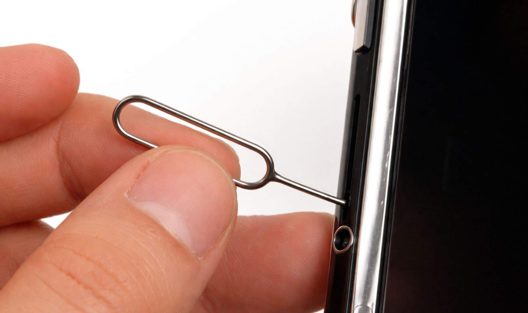 Per què hauries de guardar la petita eina d'extracció de la SIM