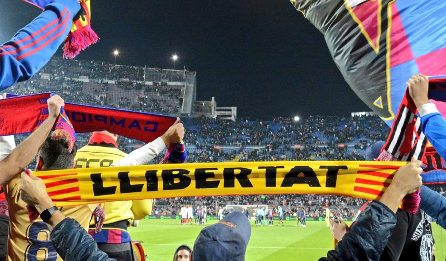 Censura intolerable al Metropolitano: requisen estelades i altra simbologia catalana a l’afició del Barça