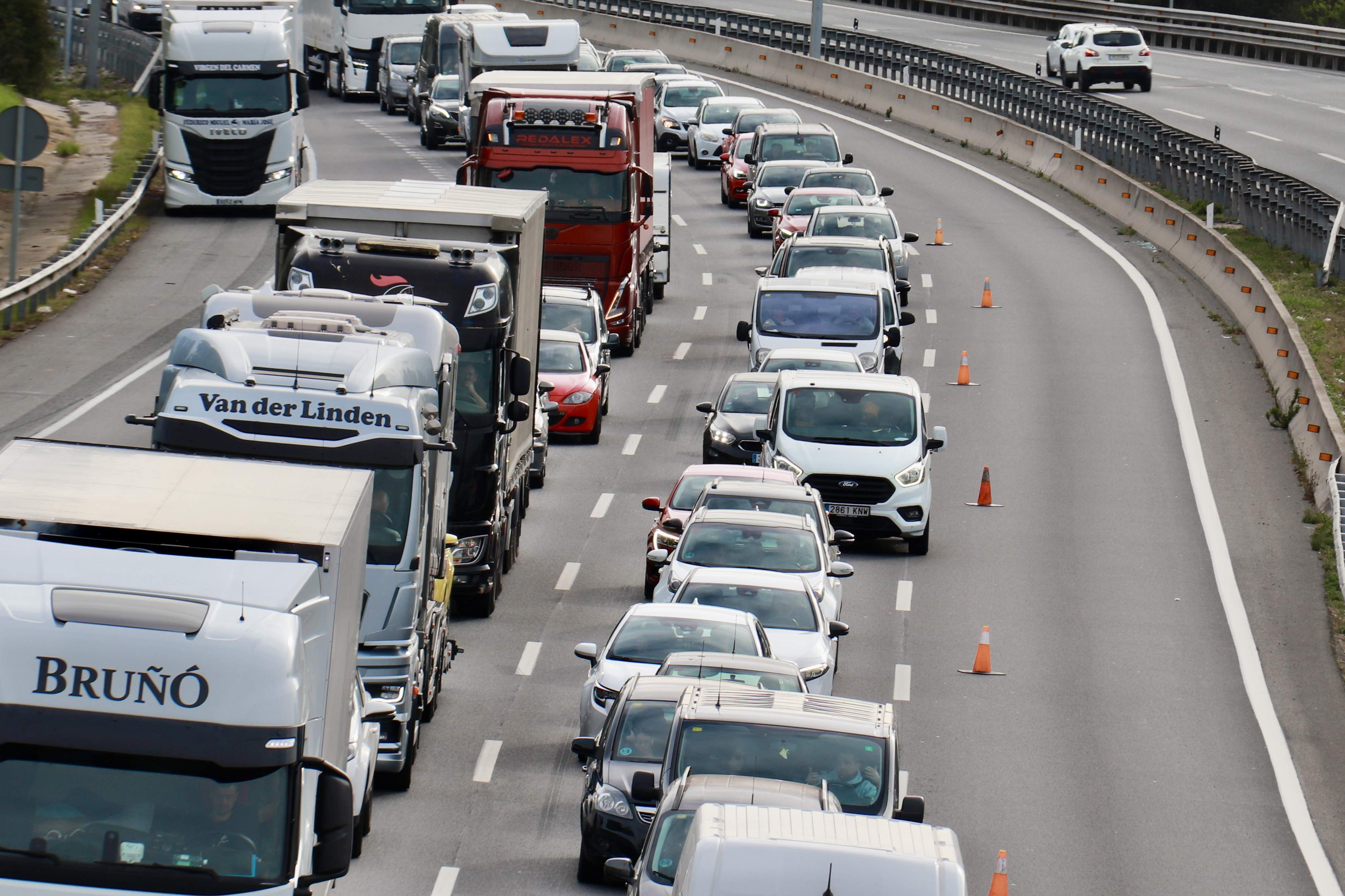 Operación retorno: más de la mitad de los vehículos ya están en Barcelona en una mañana sin incidentes