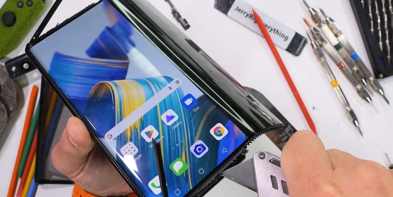 LG tenía un impresionante smartphone enrollable que nunca vio la luz, este vídeo lo muestra en detalle