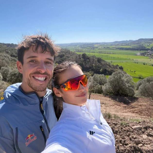Gabriela Guzmán i Àlex Márquez passejant per Cervera / Instagram