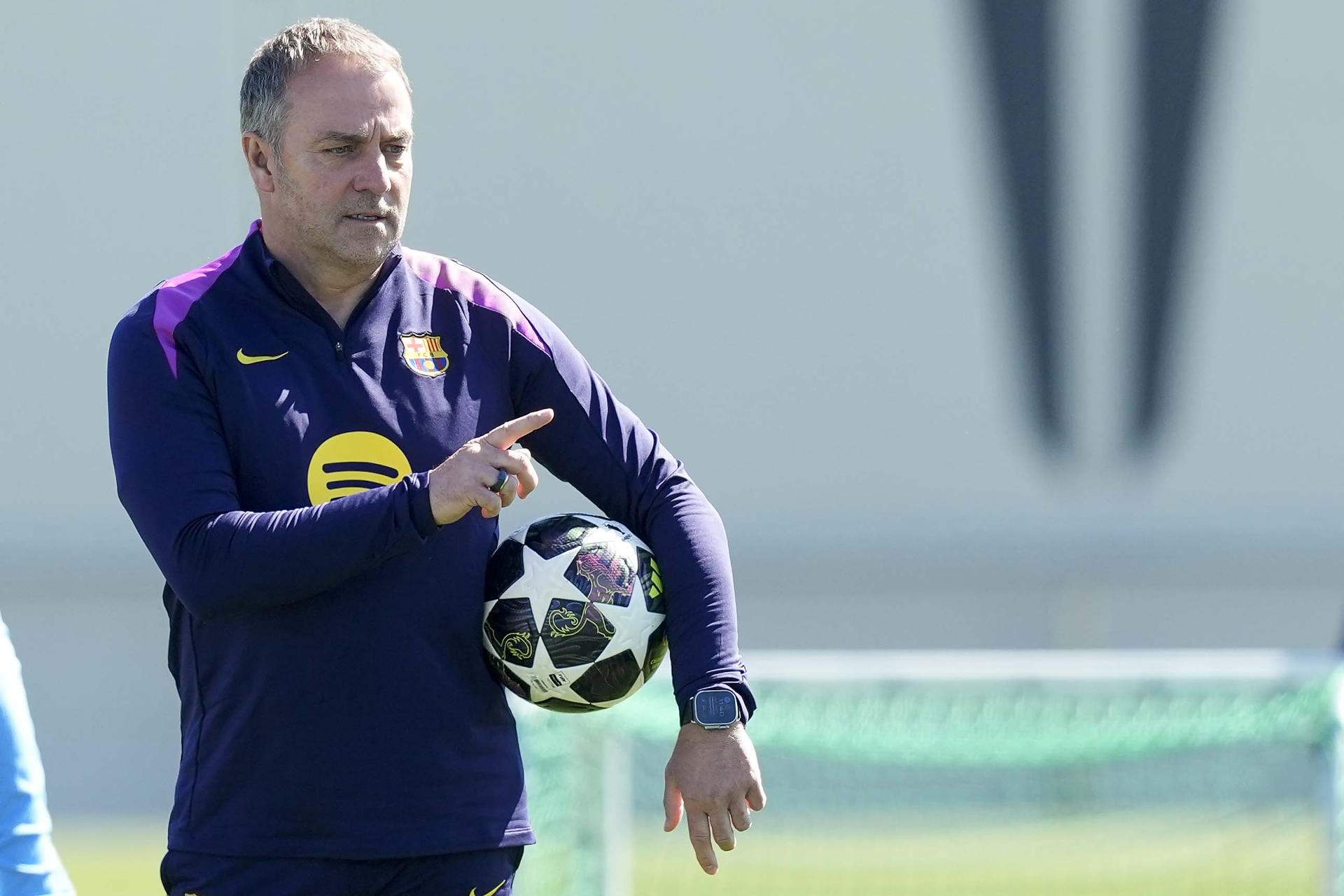 Hansi Flick troba, i demana responsabilitats, al responsable del mal nivell de Pedri