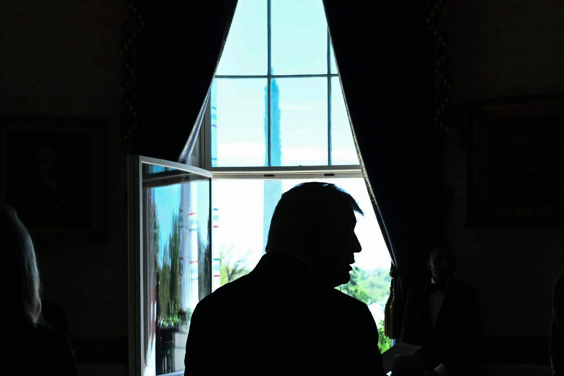 Precio alto para Trump en la tregua con Irán: gana aire con riesgos políticos