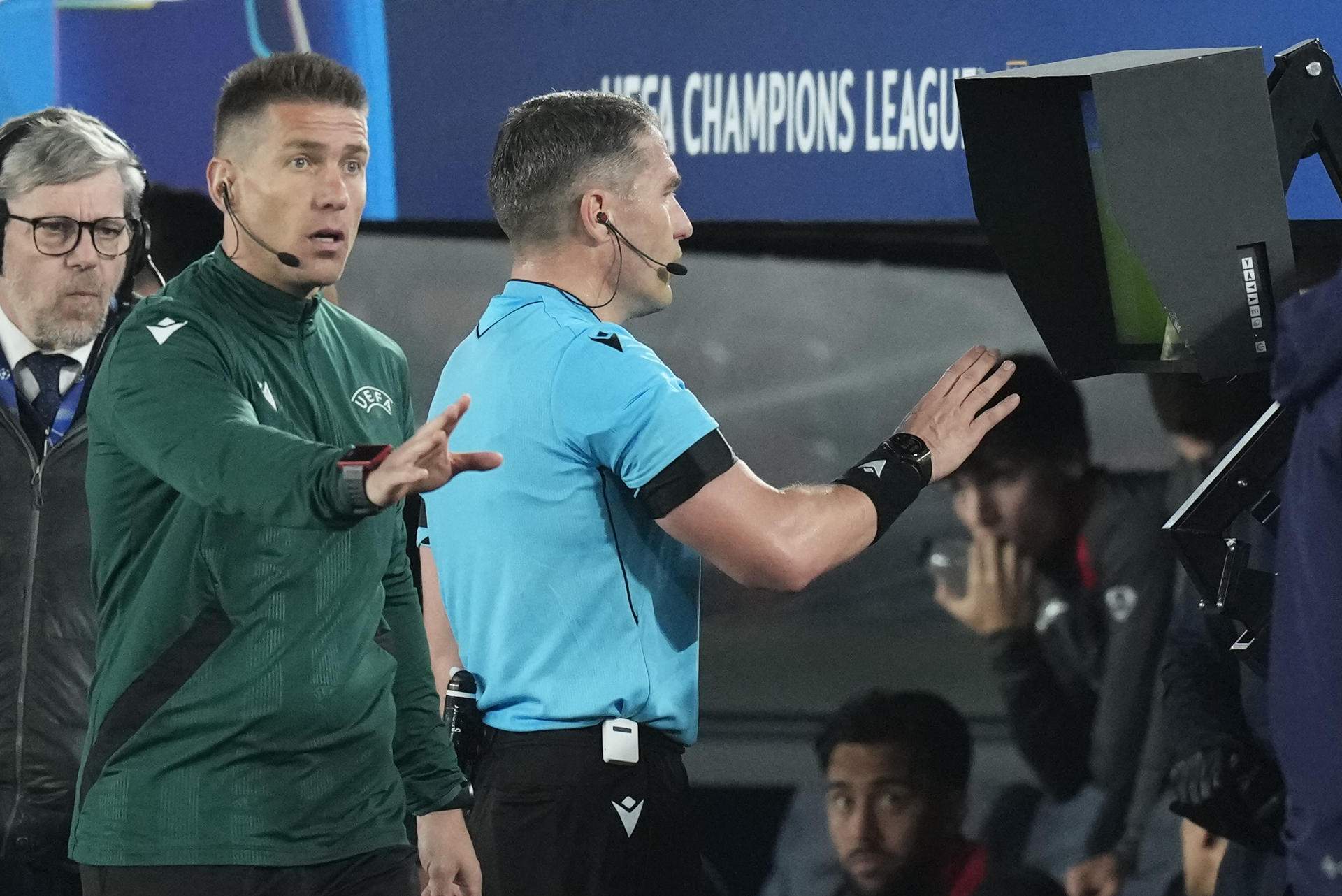 Árbitro István Kovács VAR / Foto: EFE