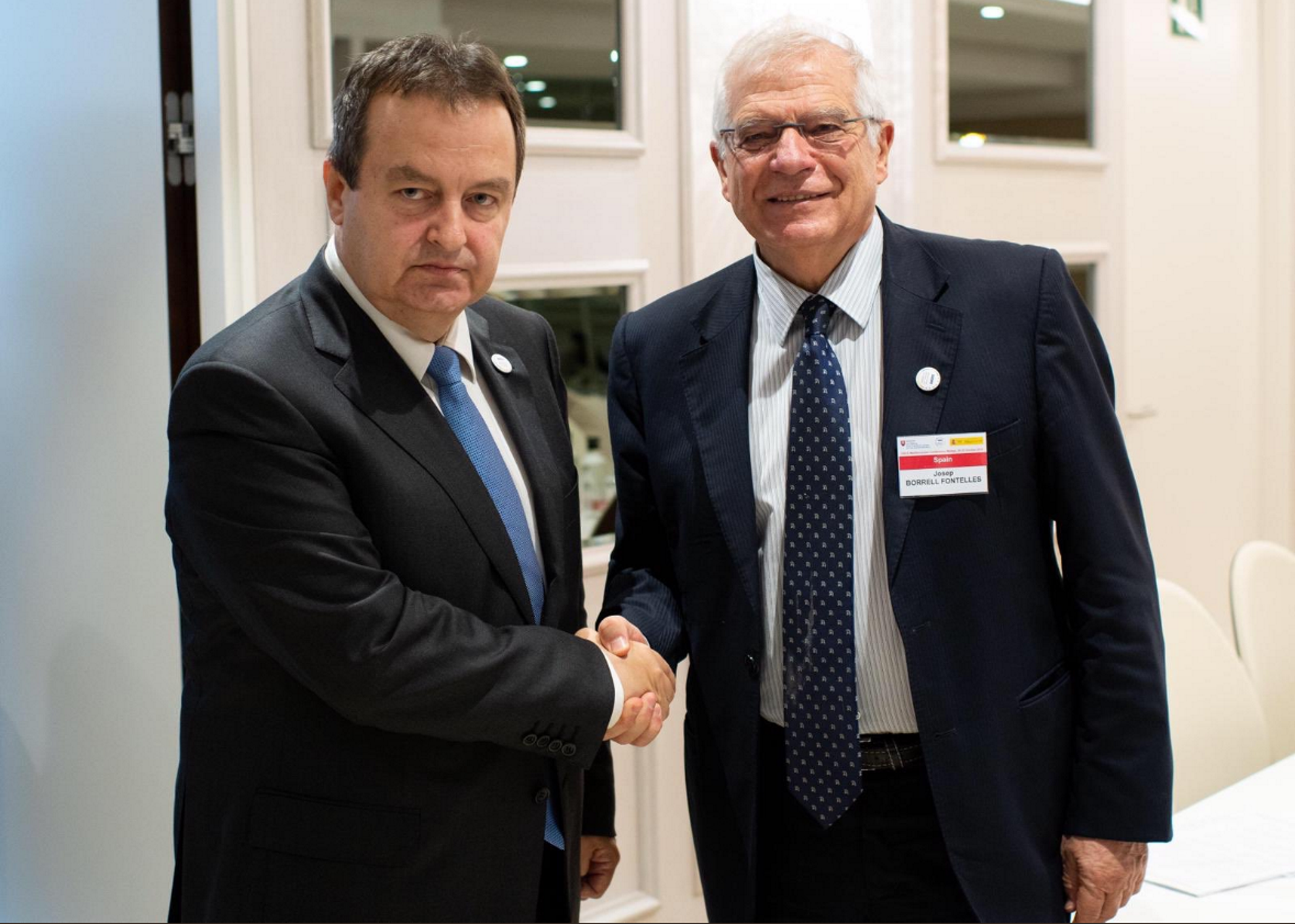 Borrell estreny relacions amb Sèrbia (contra el Kosovo)
