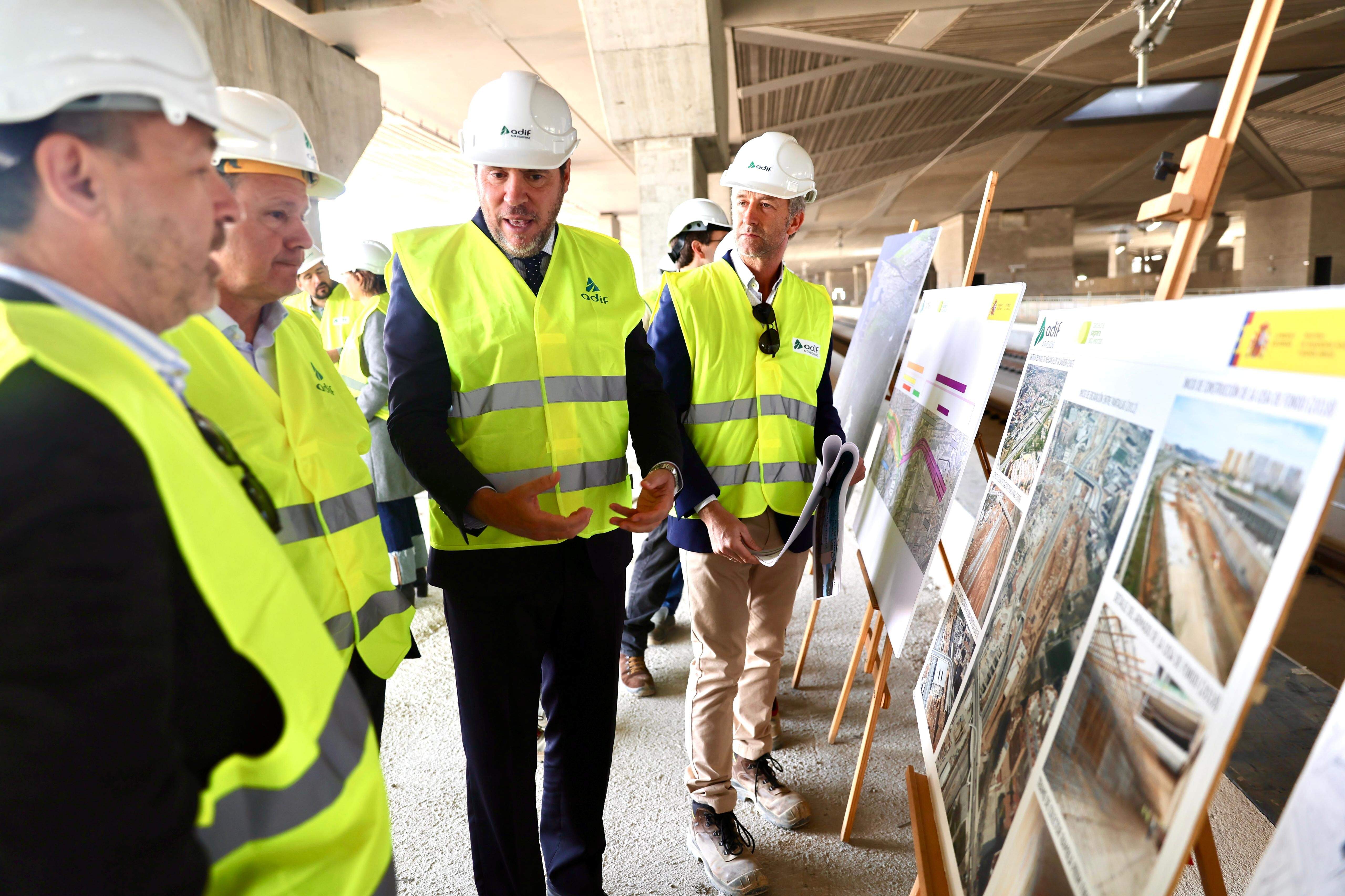 Óscar Puente visita les obres de l’estació de la Sagrera en solitari i sense avís previ