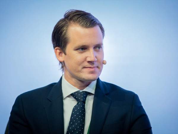 EuropaPress 2176347 director digital seat fabian simmer xxxv reunion circulo economia barcelona