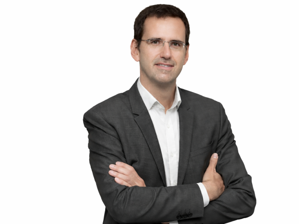 Retrat professional amb somriure tímid