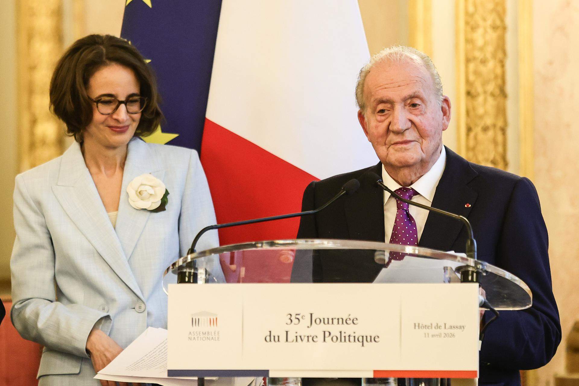 Juan Carlos I reconoce “errores” al recoger un premio por su libro: “Nadie es profeta en su tierra”