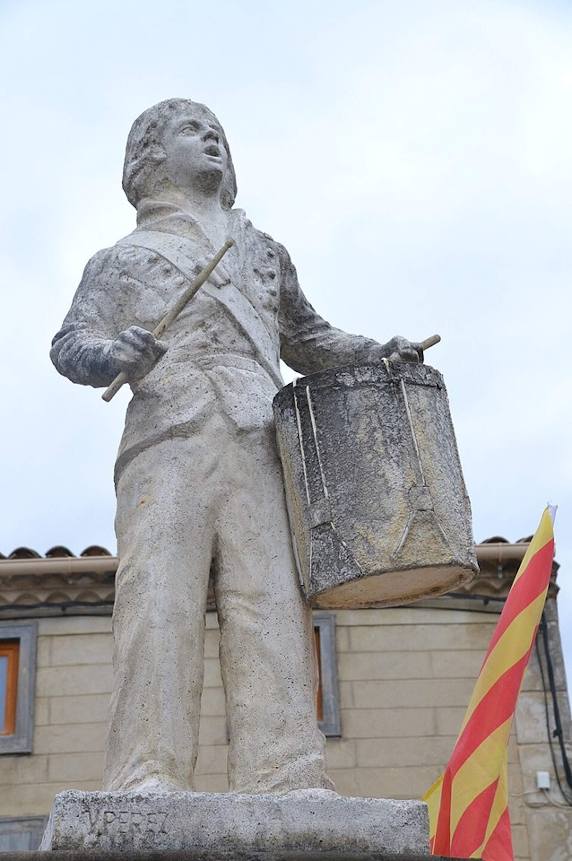 Estatua de Pèire Bayle, en Torrelhas (Aude Occitania). Fuente Wikimedia Commons