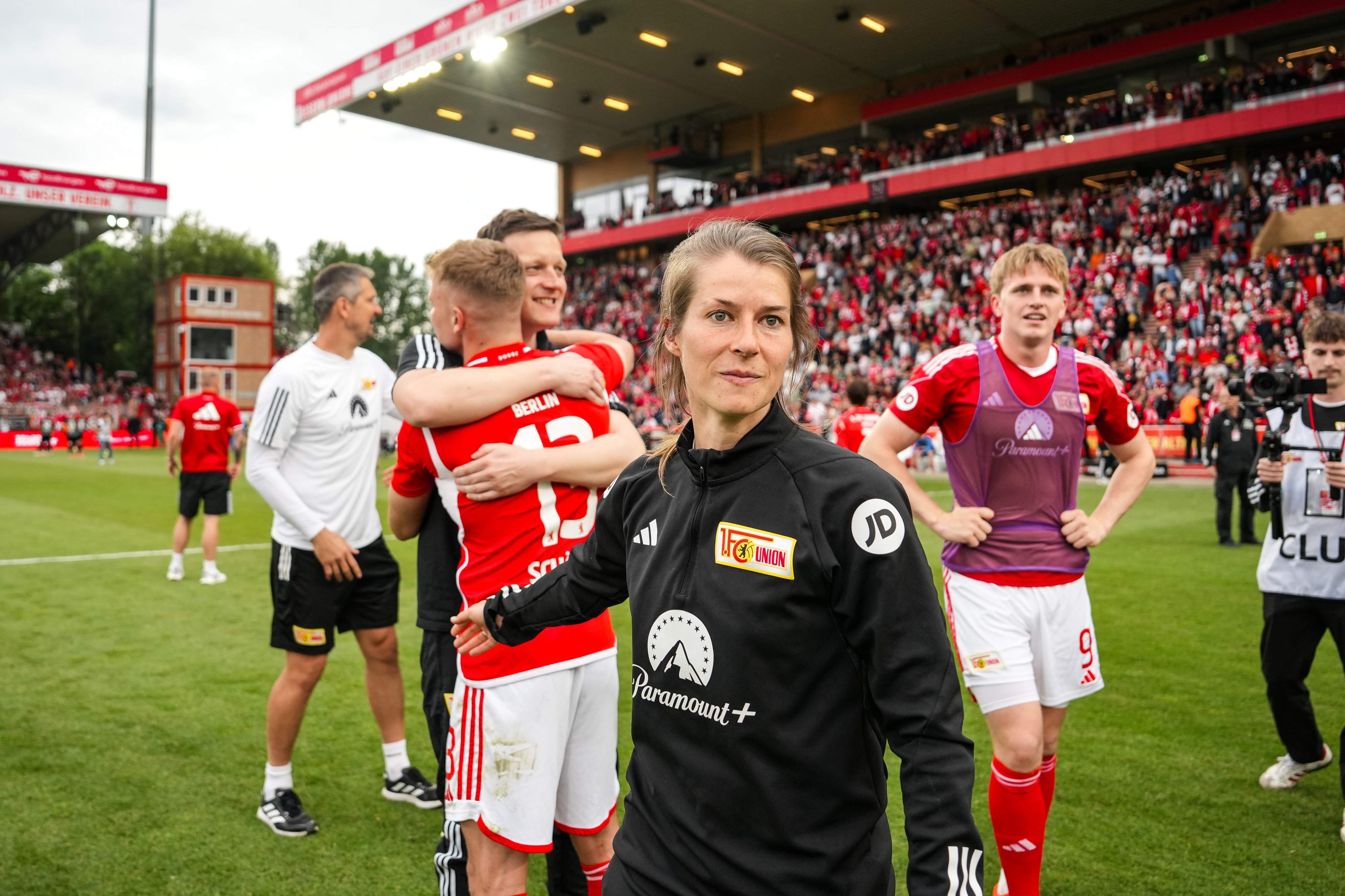 Hito histórico: Marie-Louise Eta, primera entrenadora de un equipo de la Bundesliga masculina