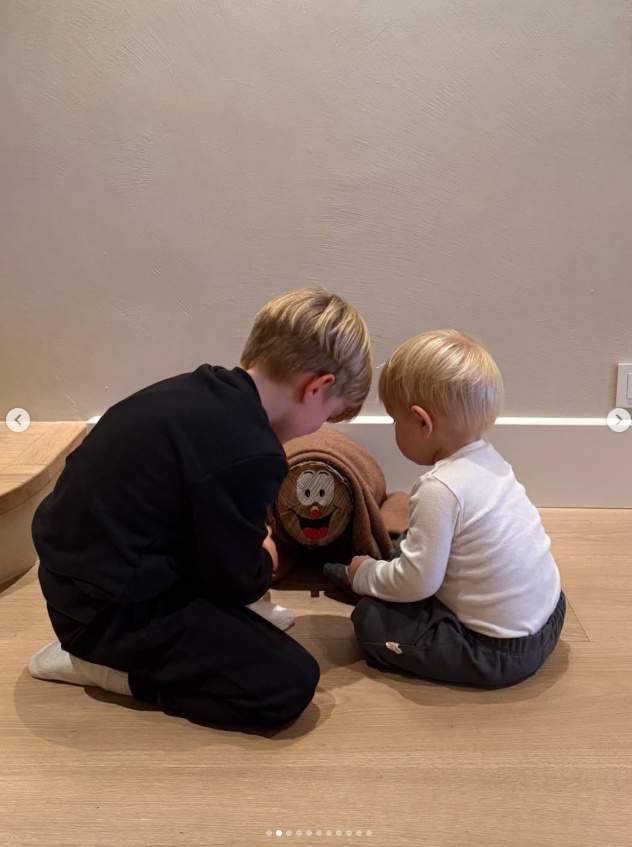 Ben y Tom Ter Stegen cagando el Tió, Ig