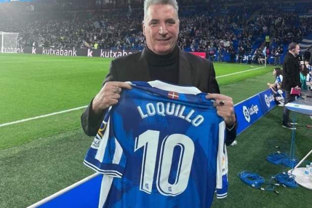 Loquillo, amb la samarreta de la Reial Societat IG