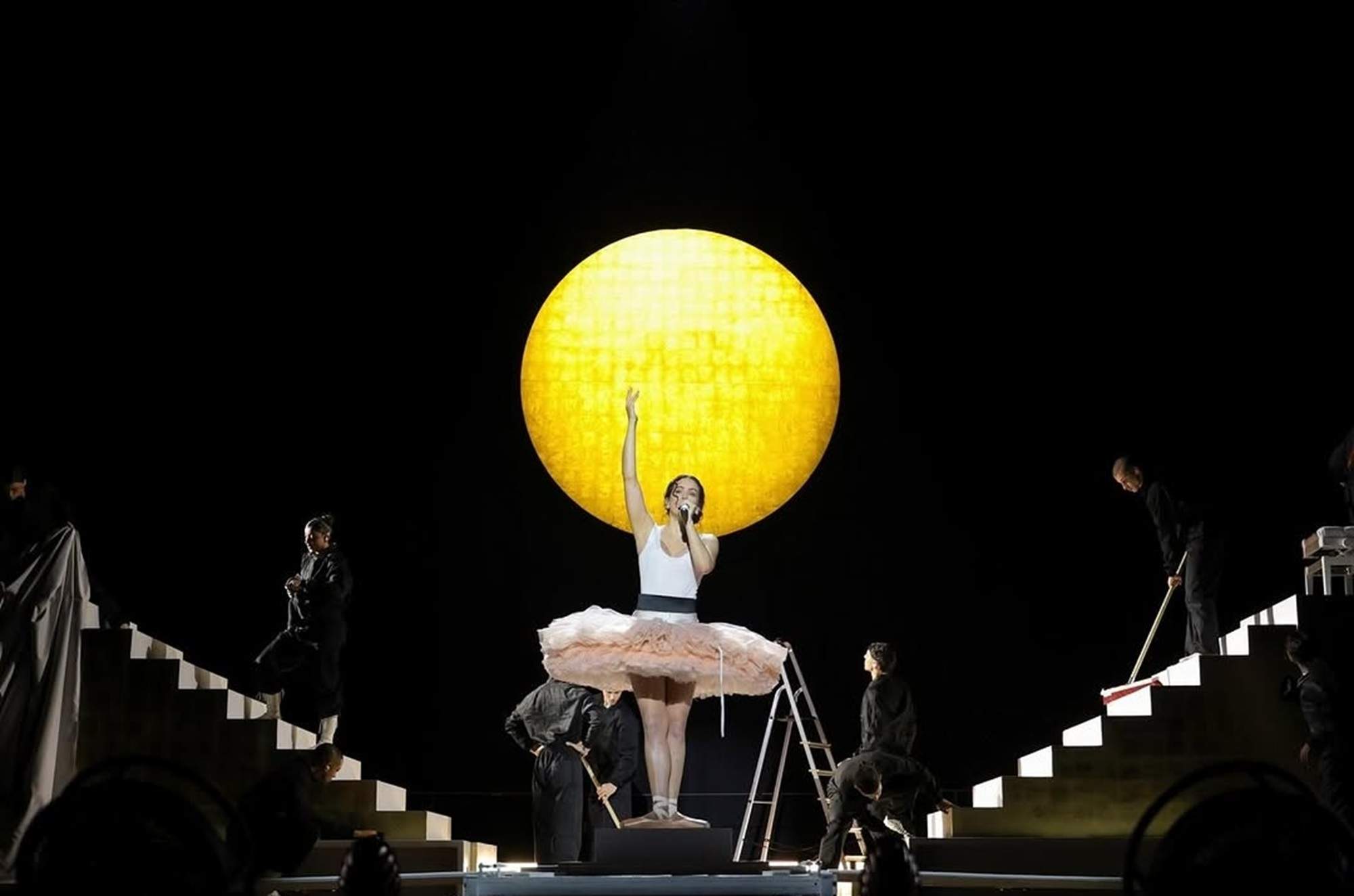 Organitzacions periodístiques catalanes denuncien “el veto al fotoperiodisme” als concerts de Rosalía