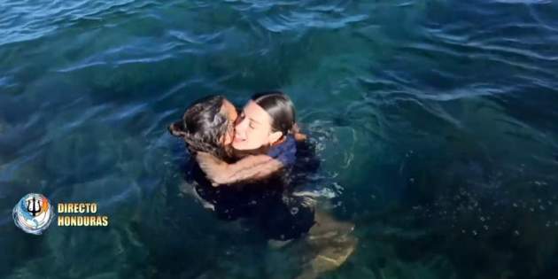 El reencuentro de Dulceida y Alba en 'Supervivientes' / Mediaset Infinity