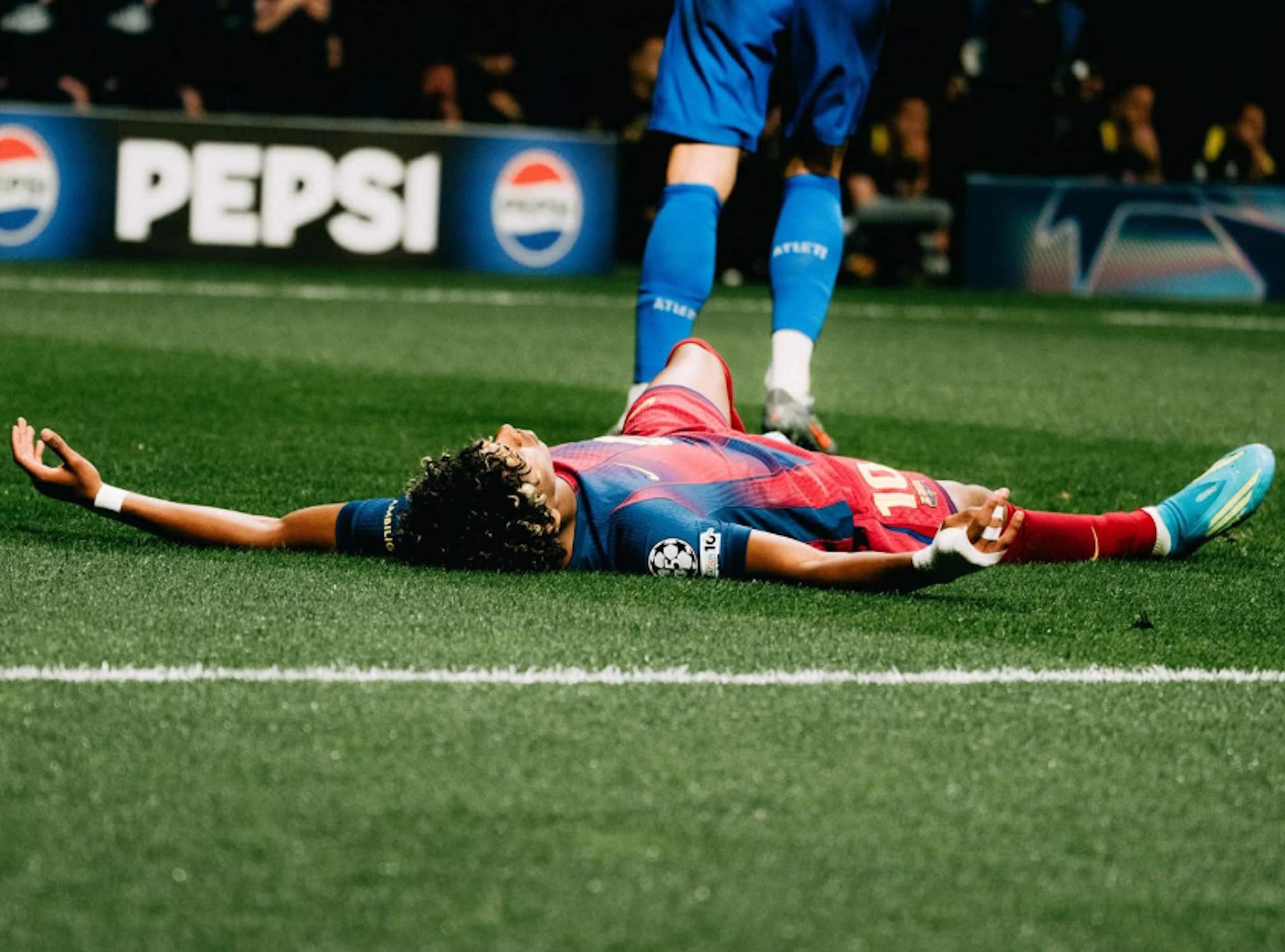 Resposta brutal d'un col·laborador de TV3 a periodista català de l'Espanyol per un tuit miserable sobre Lamine