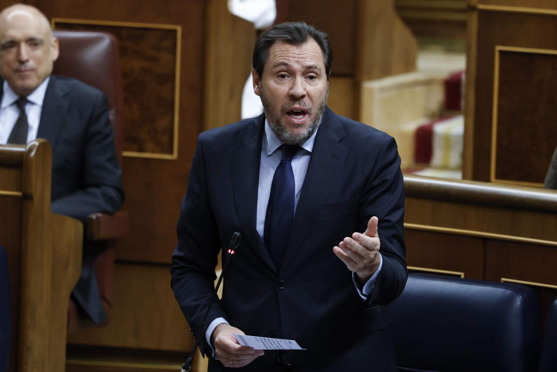 Usuaris de Rodalies es reuneixen amb Puente i critiquen la seva absència a les zones afectades per la crisi