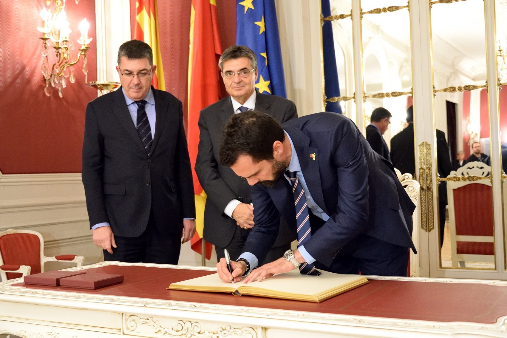 Torrent aposta per enfortir les relacions amb el País Valencià