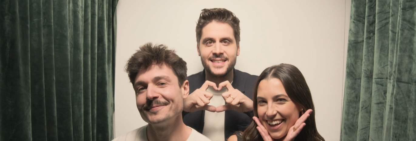 Miki Núñez y Sara Roy, con Roger Escapa en 'L'Eclipsi' 3Cat Miki Núñez y Sara Roy, con Roger Escapa en 'L'Eclipsi' 3Cat