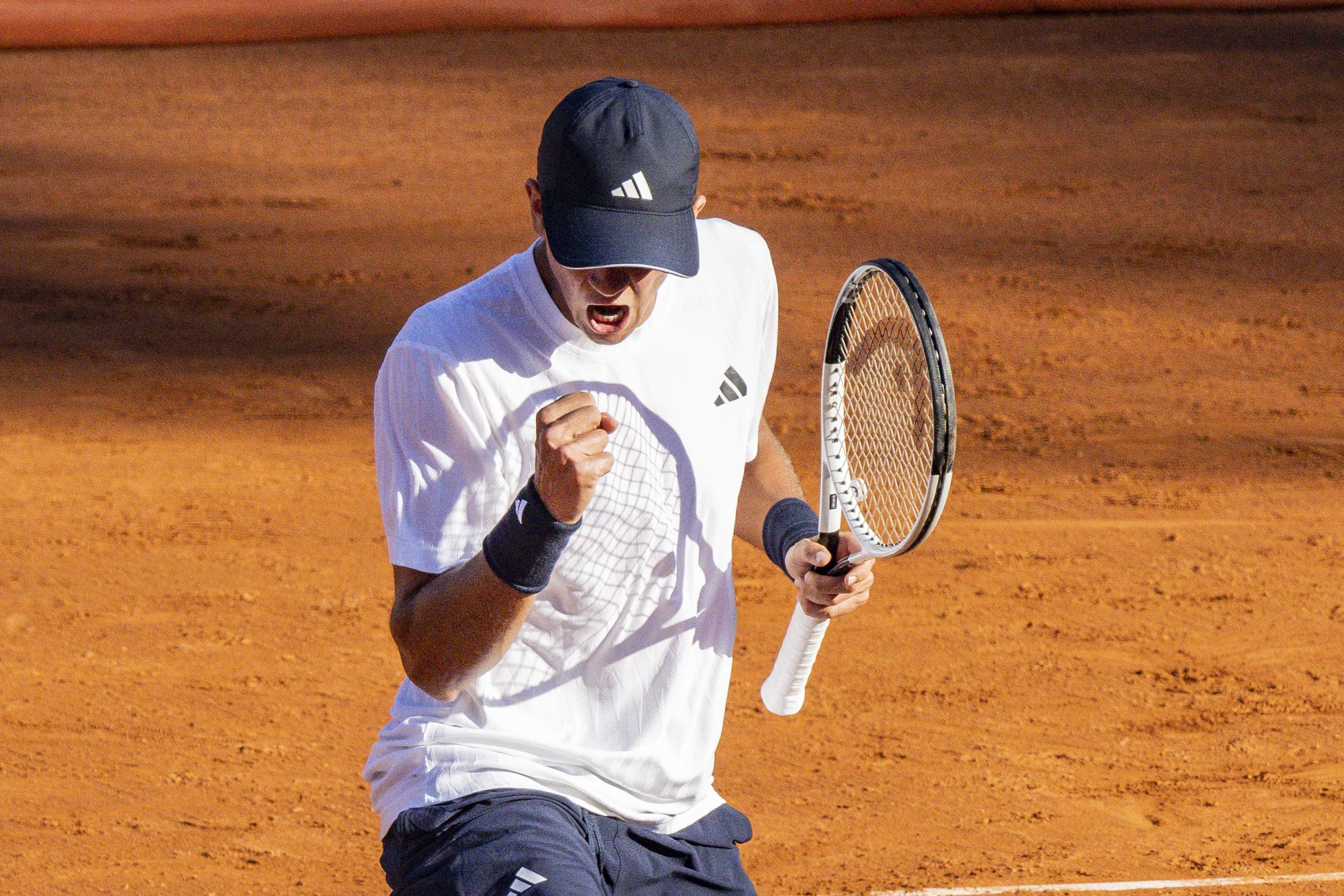 Un espectacular Jódar brilla en uns quarts amb sorpreses al Barcelona Open Banc Sabadell