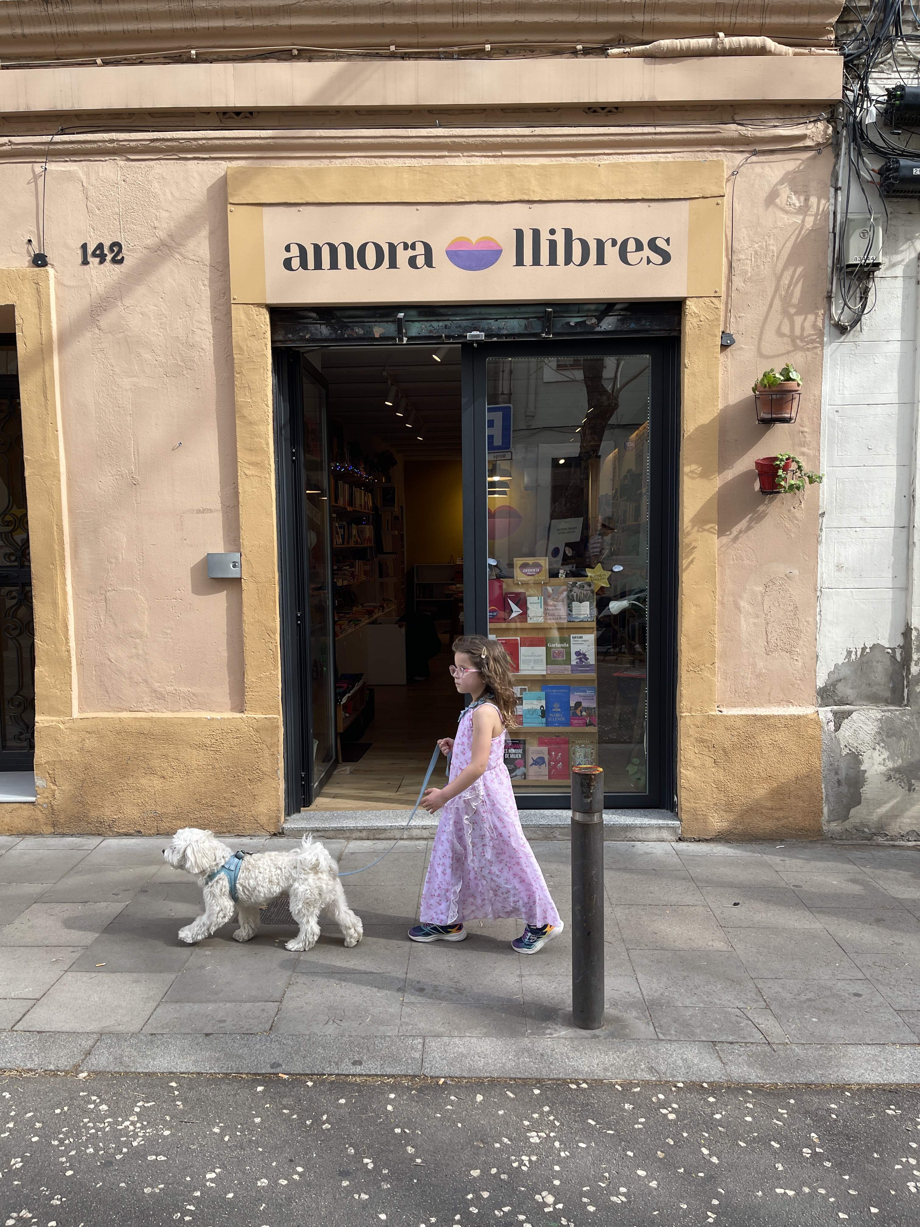 Amora Llibres: la librería feminista de Barcelona donde los hombres no tienen cabida