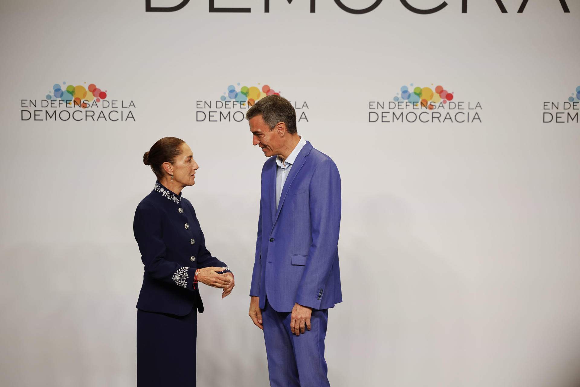 Sheinbaum defensa l’autodeterminació en el seu discurs davant de Sánchez a Catalunya