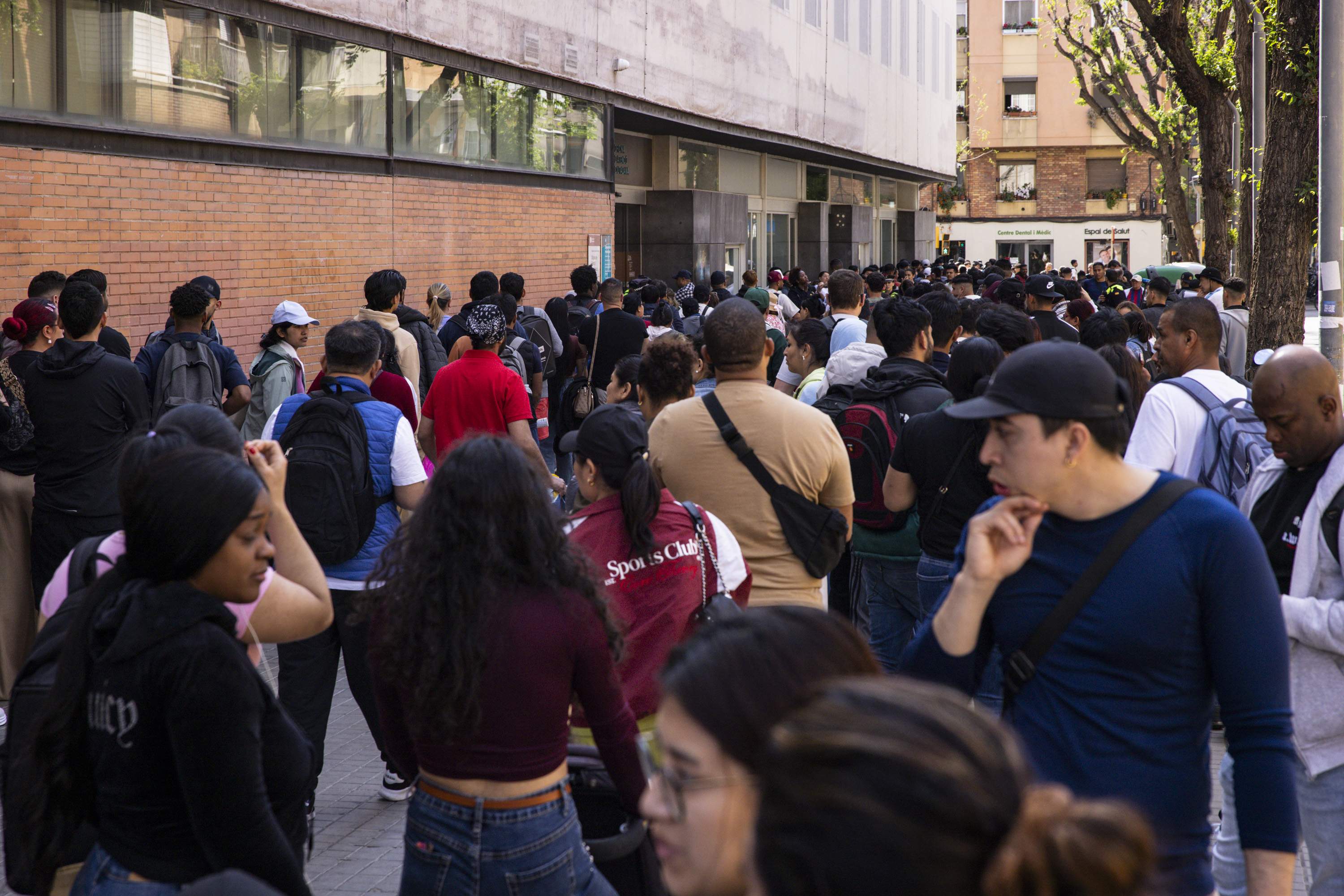 Regularització migrants, La Farga Hospitalet / Foto: Carlos Baglietto