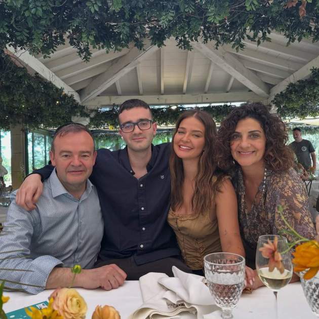 Carles i Albert Escanes, el pare i el germà de la influencer, en la celebració dels 30 anys / Instagram