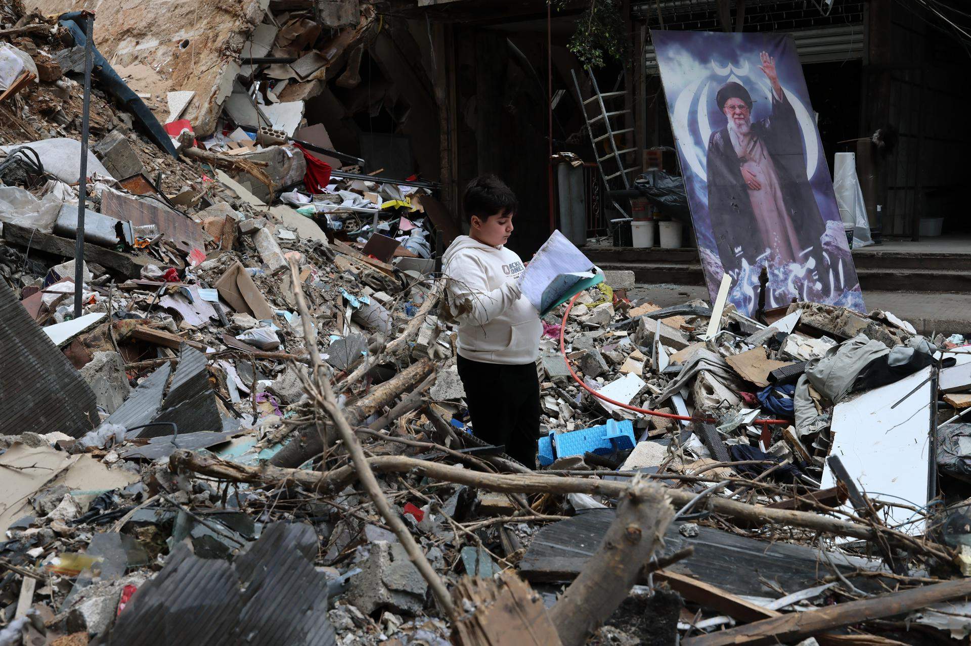 Un soldado israelí destroza una estatua de Jesús y abre una nueva polémica en el Líbano
