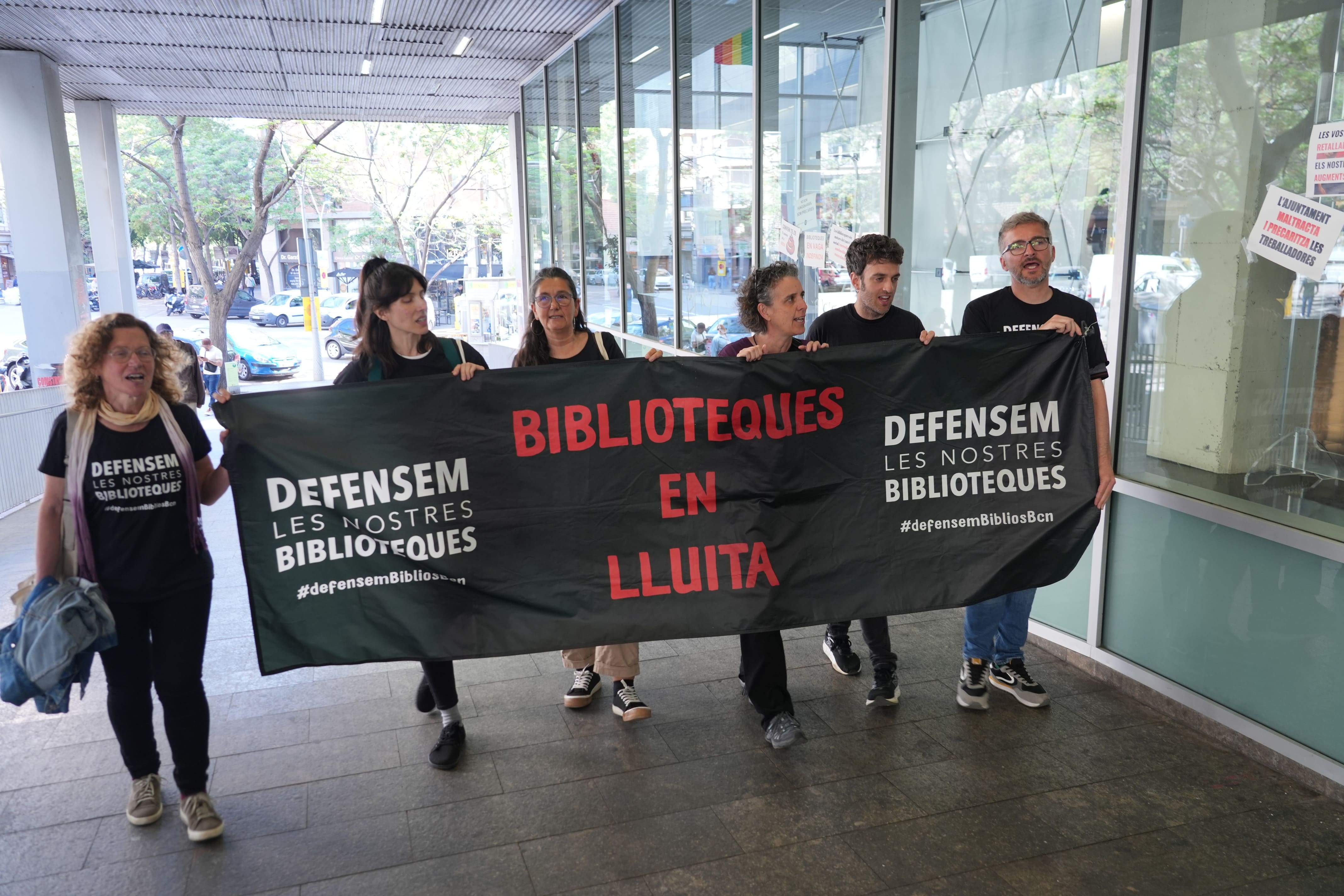 Las bibliotecas de Barcelona inician una semana de movilizaciones por el “malestar” con la administración