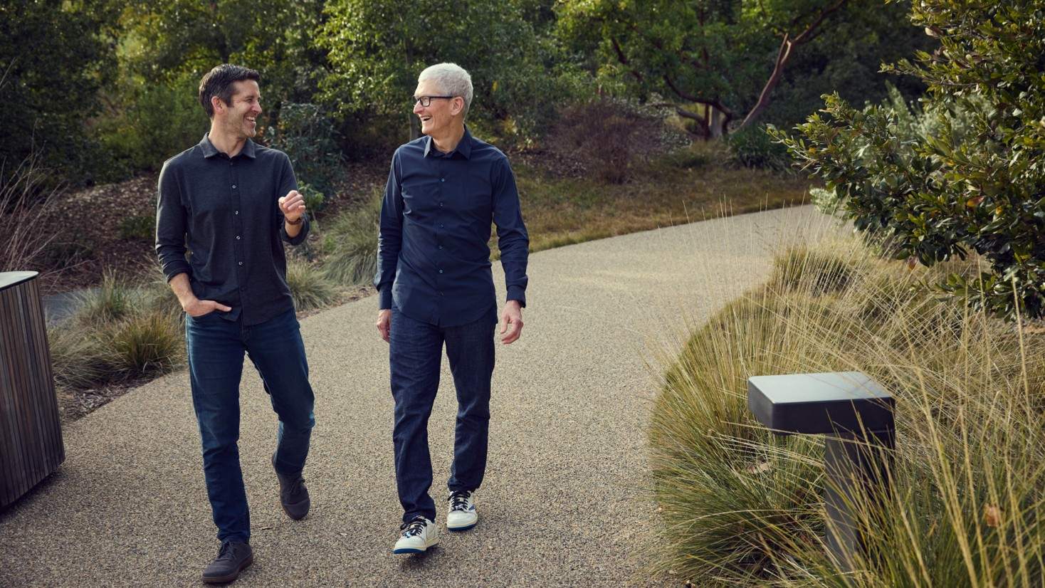 Tim Cook deja de ser el CEO de Apple: John Ternus se convierte en el nuevo director ejecutivo