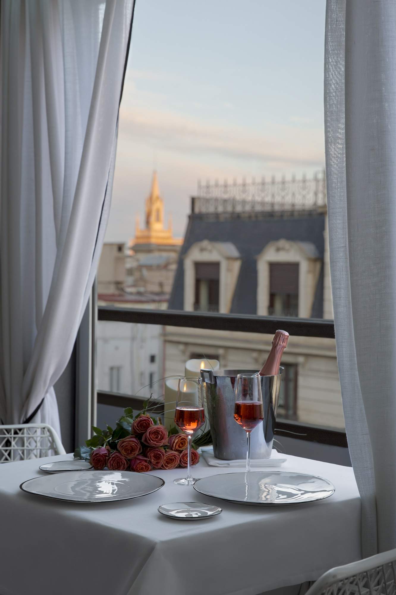 Los mejores restaurantes de Barcelona para disfrutar de una comida romántica este Sant Jordi