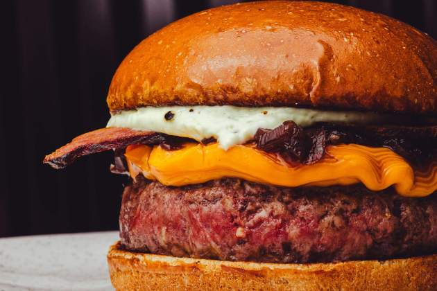 Una hamburguesa. Foto: Pexels