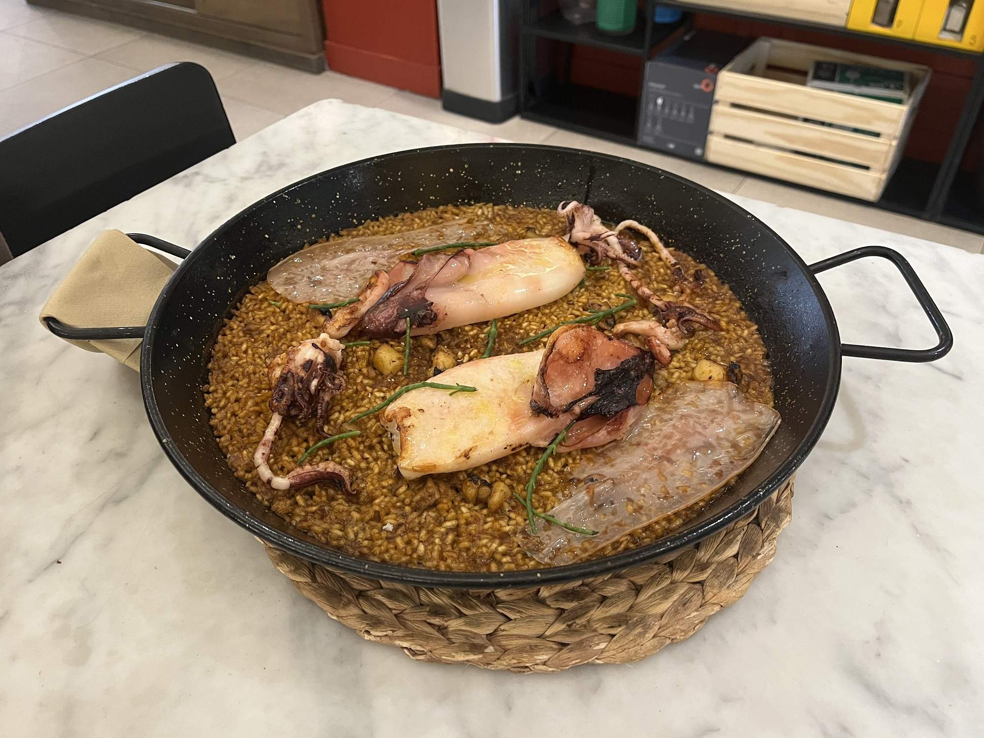 Un imprescindible de la Rambla del Poblenou: cocina mediterránea y terraza al sol