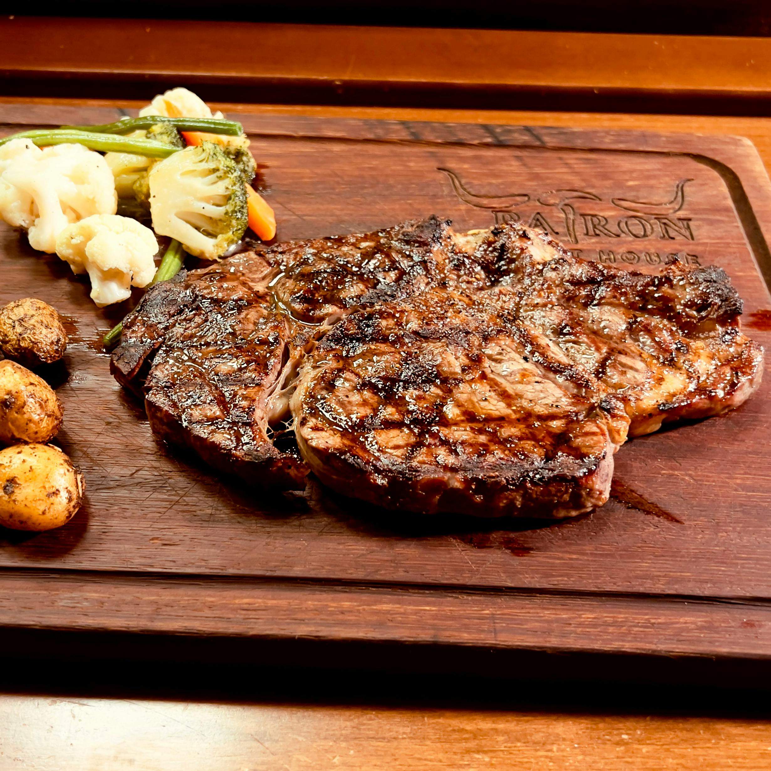 Los chefs revelan por qué nunca debes pedir la carne muy hecha en un restaurante