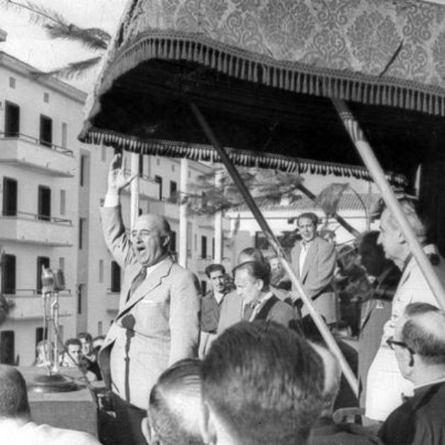 Franco dando un discurso en Éibar en 1949 Indalecio Ojanguren gipukzoa kultura