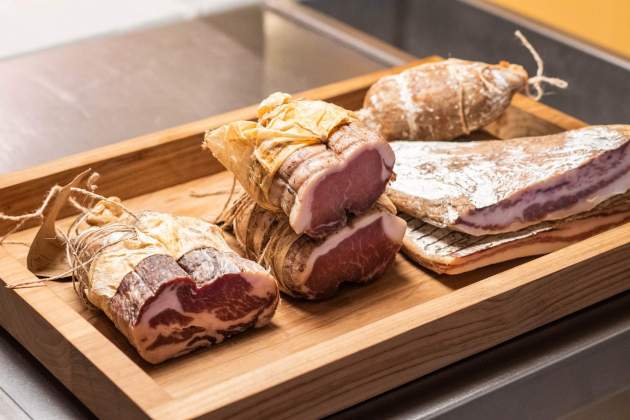 La selecció d’embotits casolans i artesans del nou Romo. / Foto: Marta Garreta