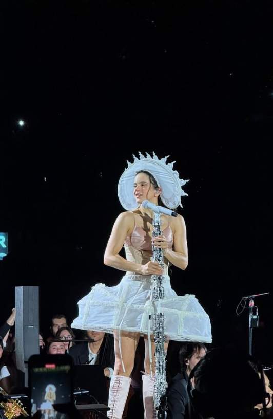 La Júlia Peguera al concert de la Rosalía al Palau Sant Jordi IG