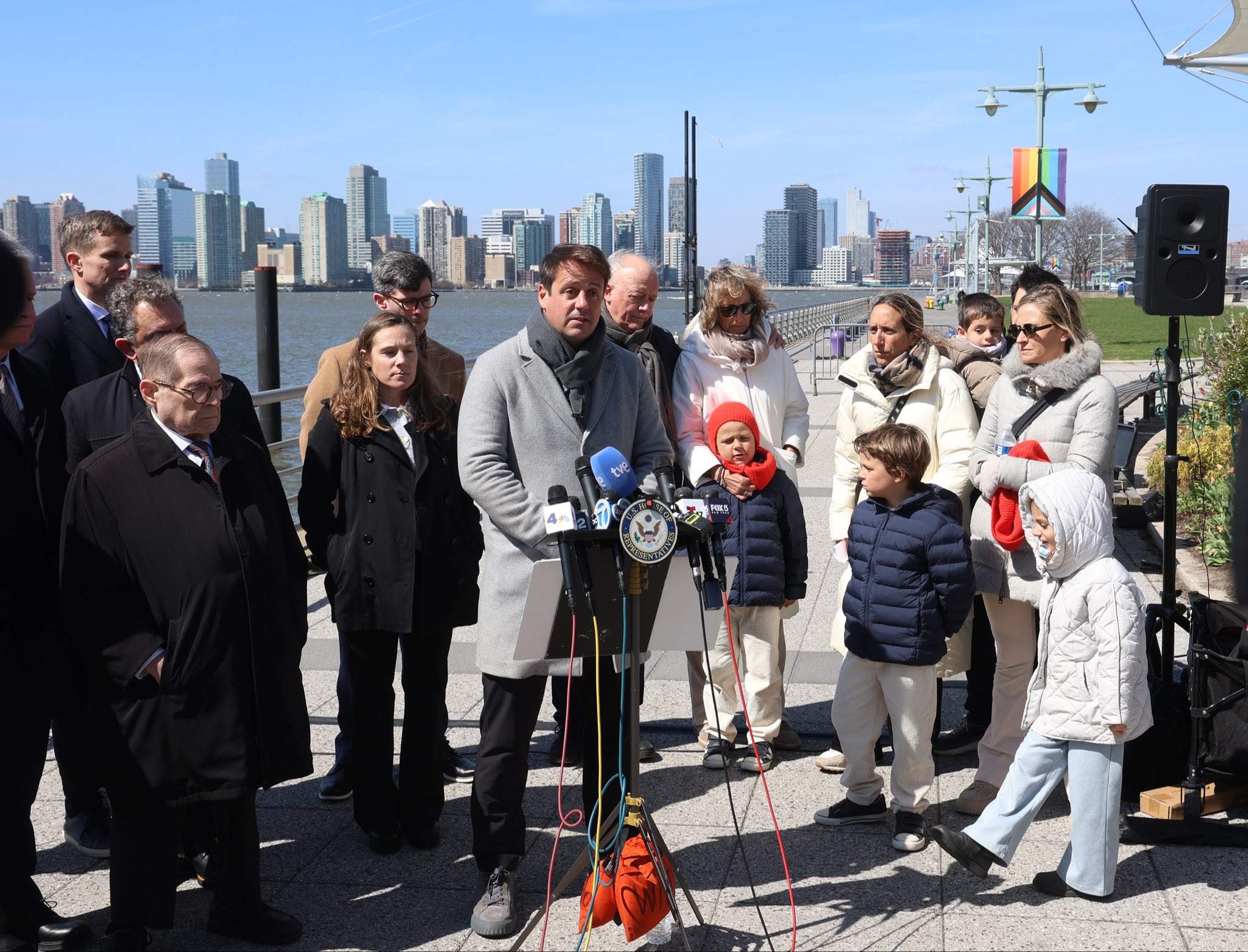 La família dels catalans morts en l'accident d’helicòpter a Nova York demanden l’empresa per negligència