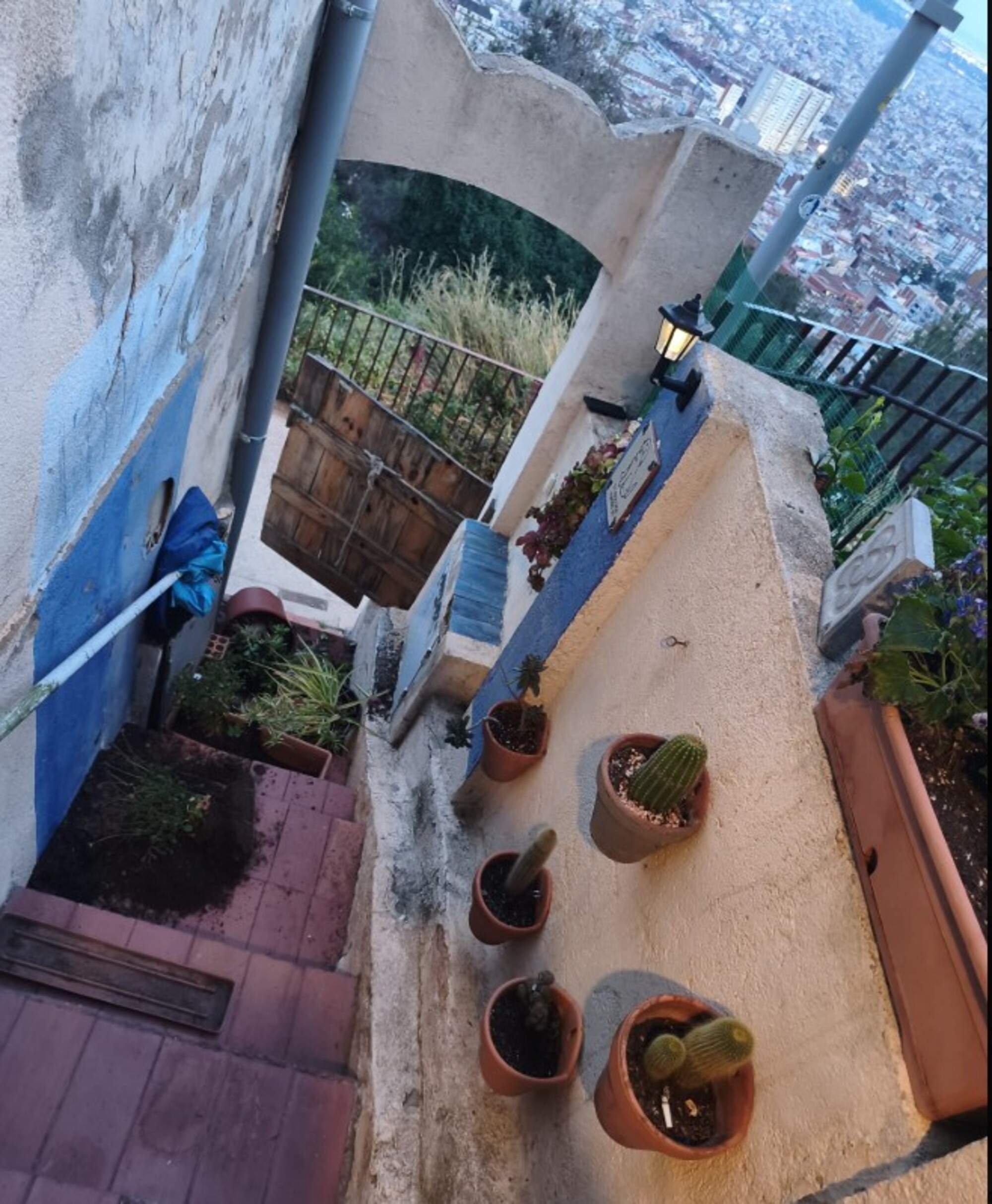 Tornen les queixes dels veïns del Turó de la Rovira: denuncien l'intent d'agressió d'uns turistes