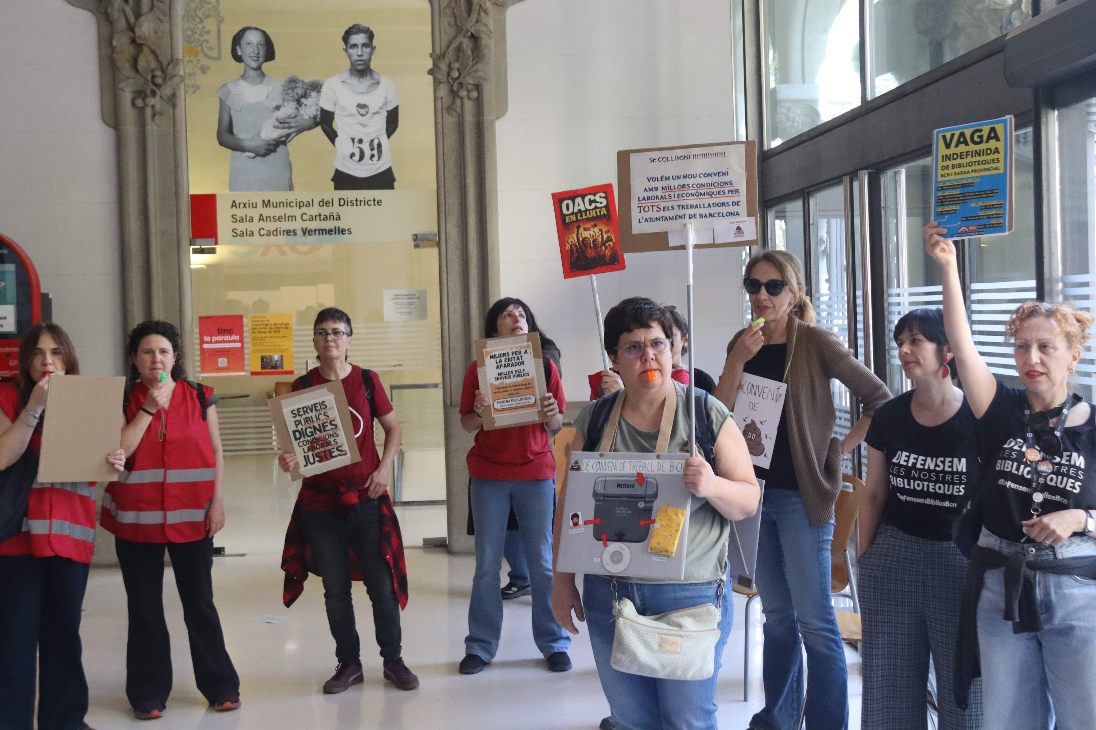 Junts, BComú i ERC forcen Collboni a convocar un ple extraordinari per la vaga de treballadors municipals