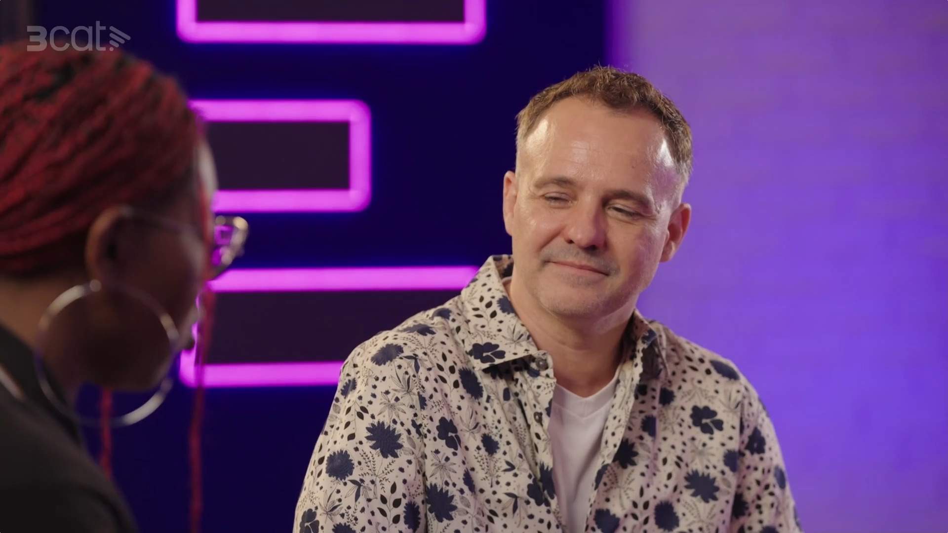 L'agosarat vestit de casament de Daniel Anglès amb faldilla blanca: fotos amb el marit